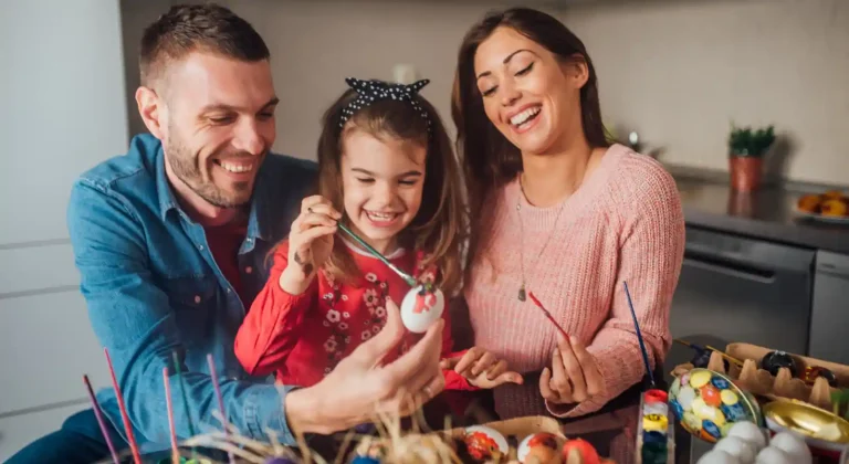 How Art Activities Can Strengthen Family Bonds