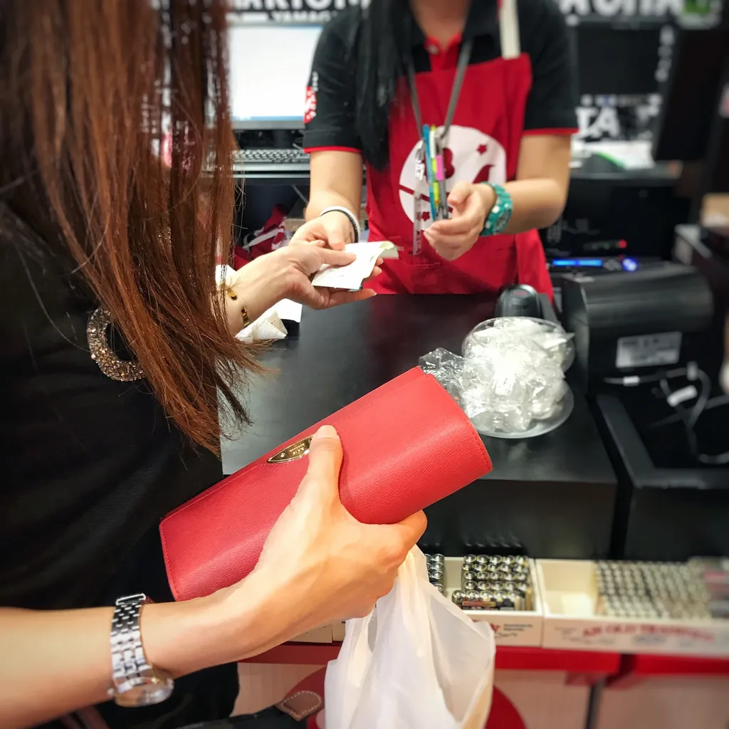 Corporate art experience in Singapore combining creativity and team bonding
