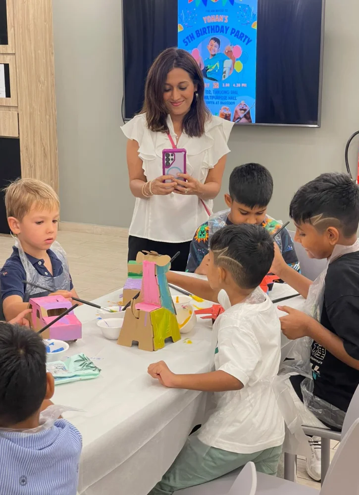 kids-birthday-party-art-workshop-singapore-guided