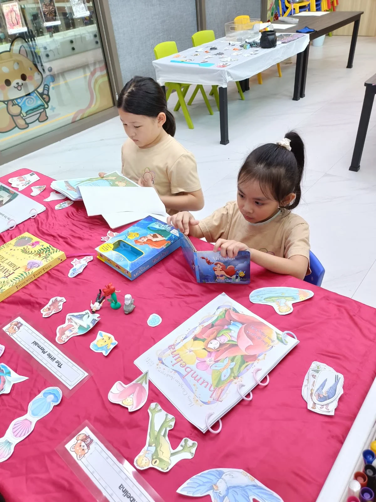 Child creating heritage-inspired art at Art Journey Singapore multicultural workshop