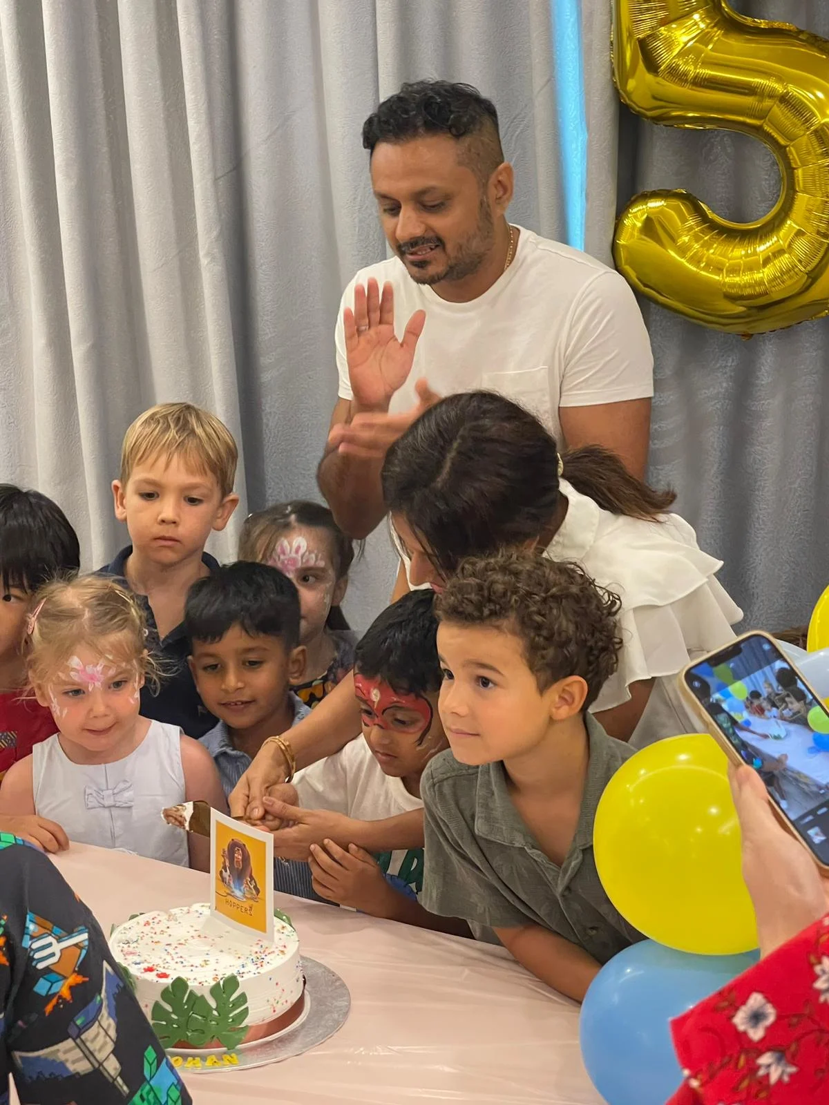 Right-sized group of children enjoying an art birthday party at Art Journey Singapore