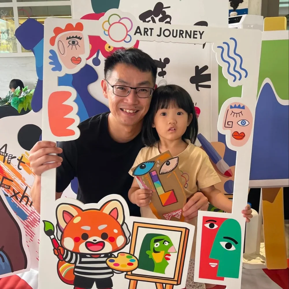 family-art-exhibition-singapore-picasso-photo-frame