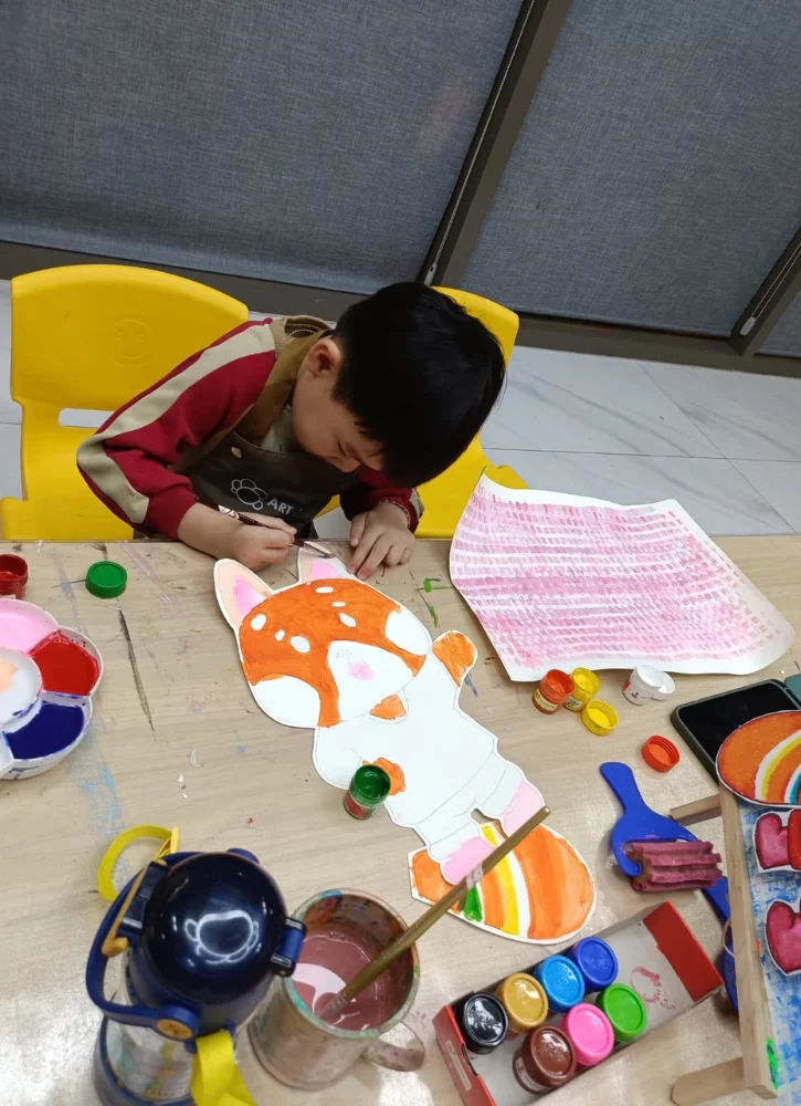 kids-painting-workshop-singapore-boy-mascot-craft-session