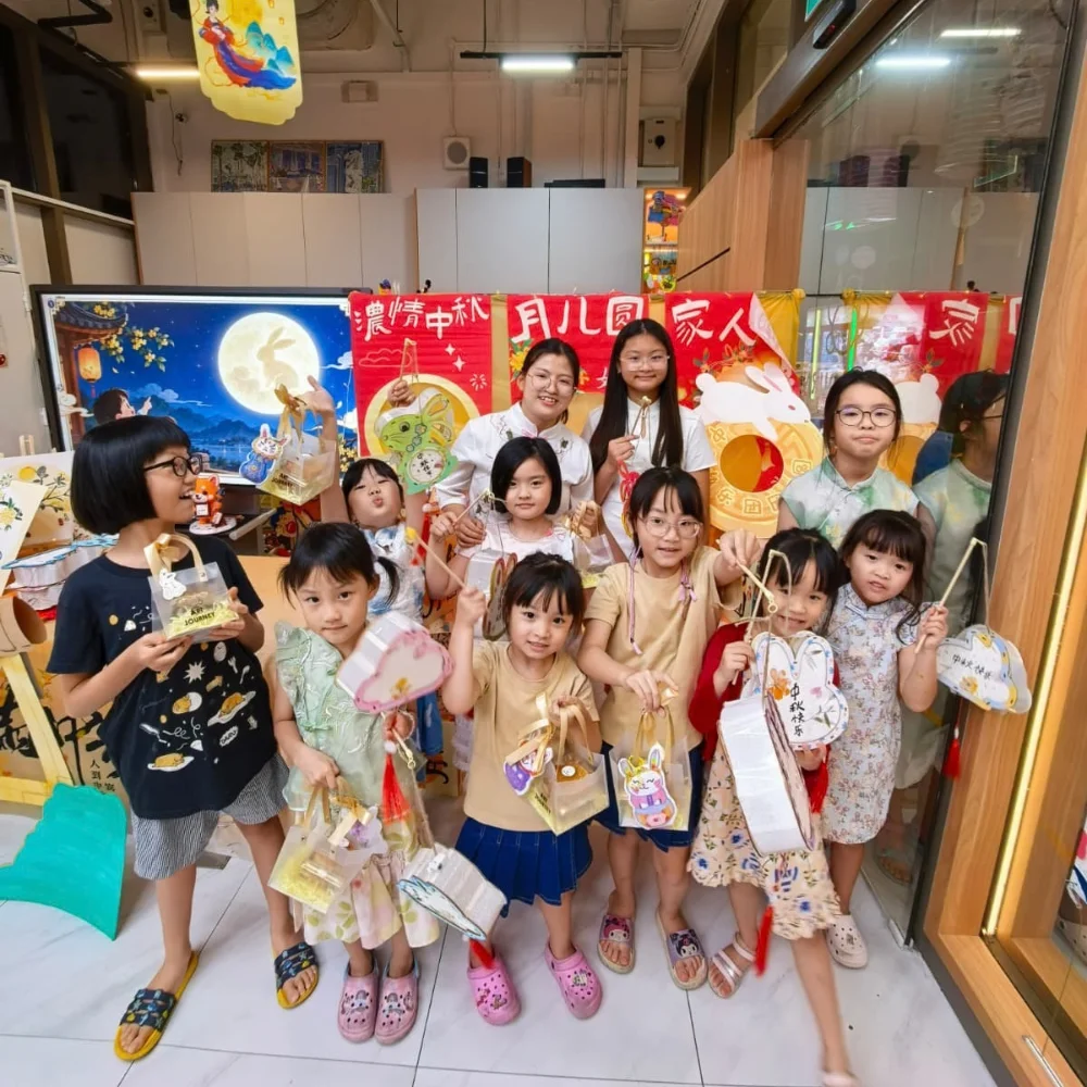 mid-autumn-lantern-making-workshop-singapore-children-group