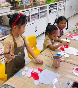 kids-art-workshop-singapore-studio-session