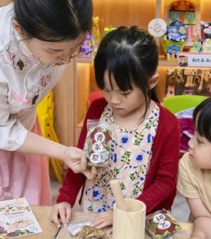 traditional-craft-workshop-kids-sachet-making